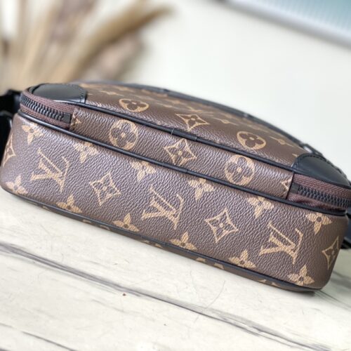 Louis Vuitton Alpha Messenger M46955 product photo 3