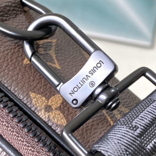 Louis Vuitton Alpha Messenger M46955 product photo 6