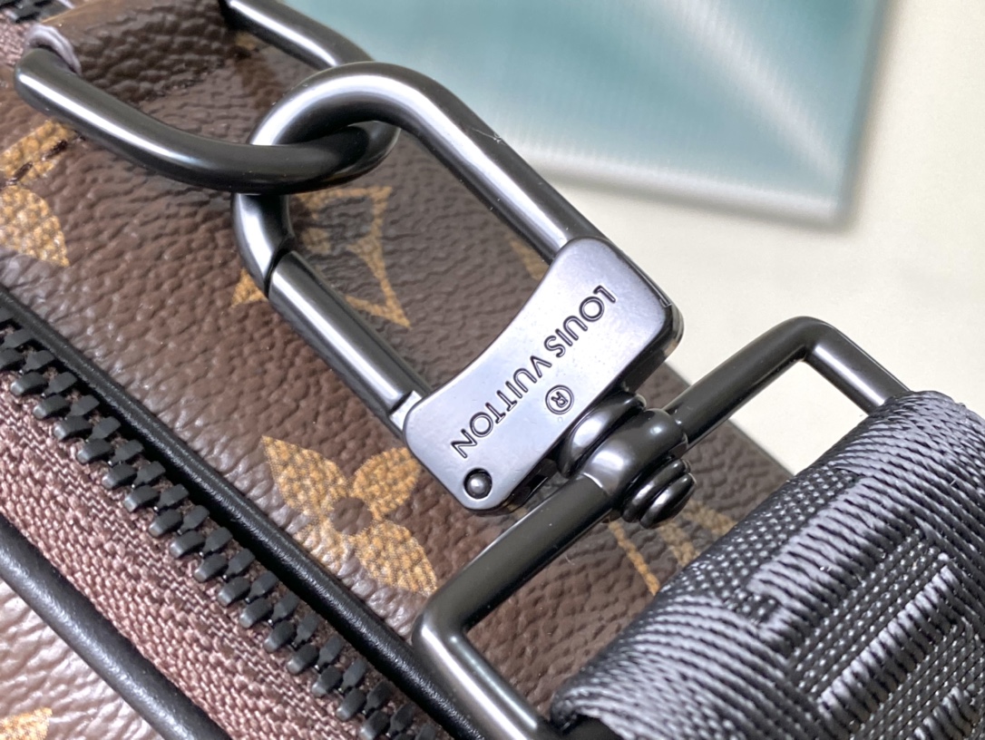 High Quality Luxury Louis Vuitton Alpha Messenger M46955 product detail