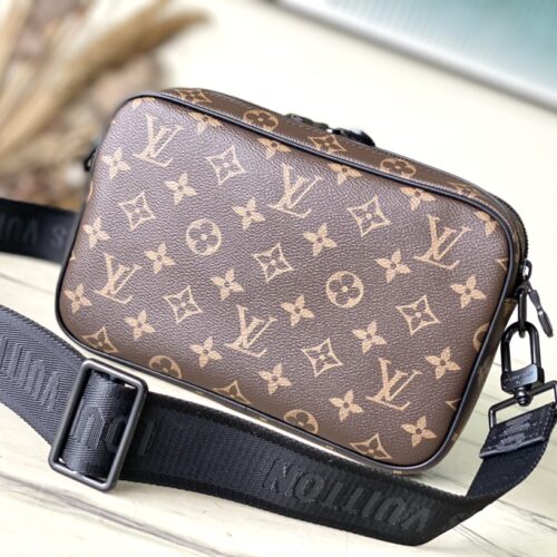 Louis Vuitton Alpha Messenger M46955 product photo 9