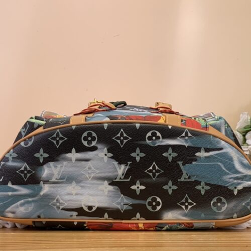 Louis Vuitton Christopher MM M24996 product photo 4