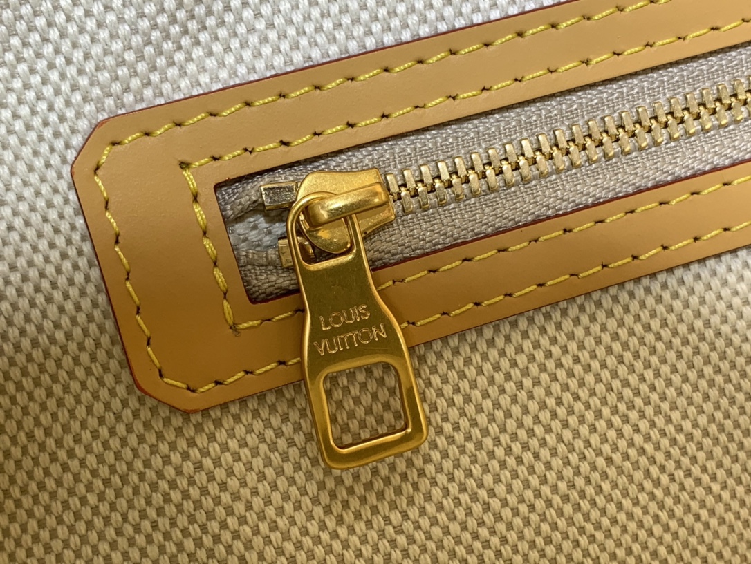 High Quality Luxury Louis Vuitton Weekend Tote N40702 product detail