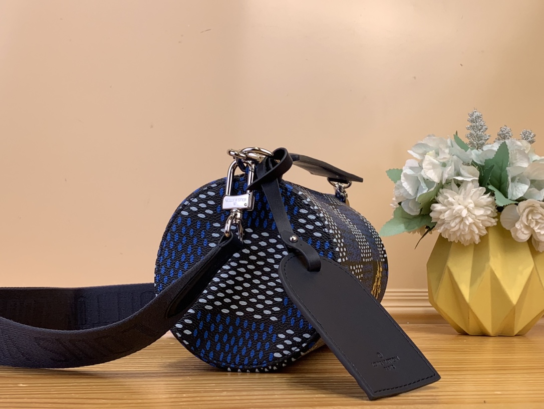 High Quality Luxury Louis Vuitton Soft Polochon PM N40695 product detail