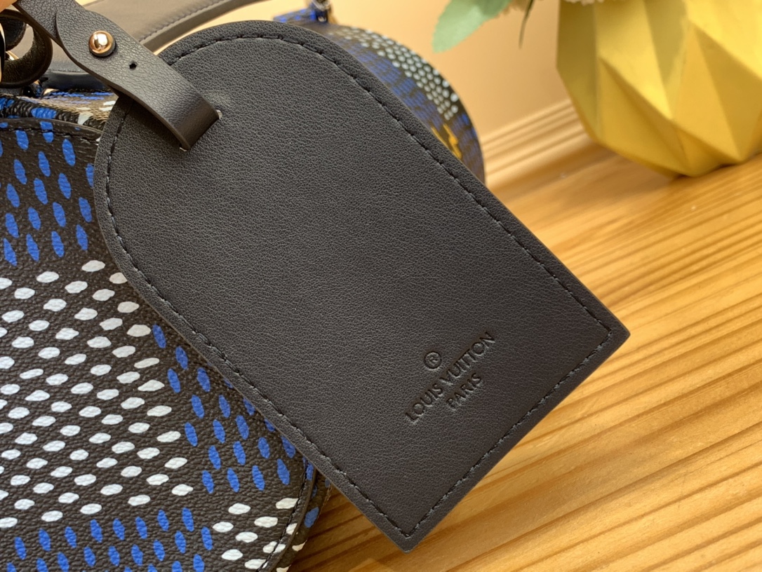 High Quality Luxury Louis Vuitton Soft Polochon PM N40695 product detail