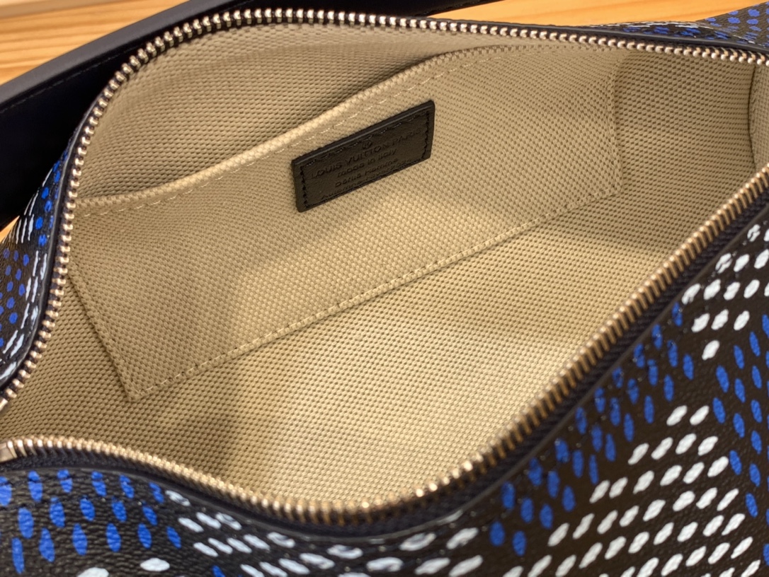 High Quality Luxury Louis Vuitton Soft Polochon PM N40695 product detail