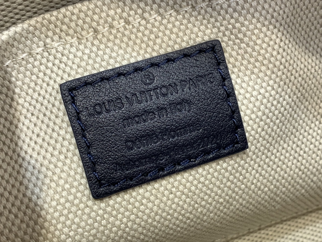 High Quality Luxury Louis Vuitton Soft Polochon PM N40695 product detail