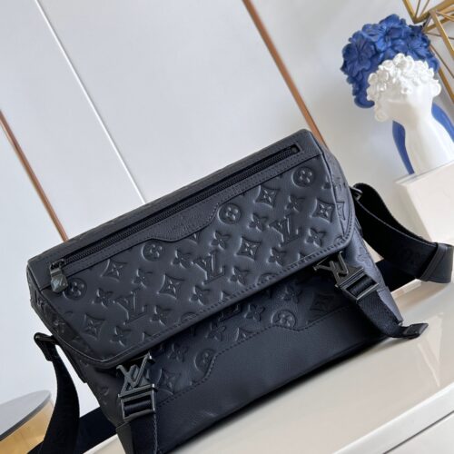 High Quality Luxury Louis Vuitton Messenger Voyager PM M25121
