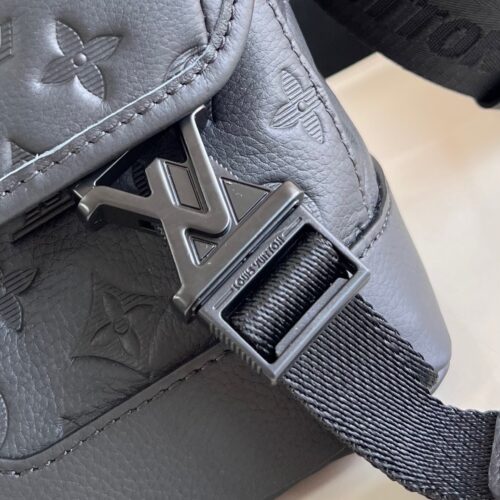 High Quality Luxury Louis Vuitton Messenger Voyager PM M25121 product detail