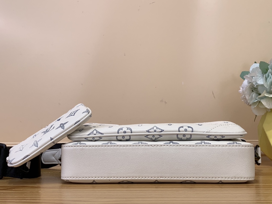 High Quality Luxury Louis Vuitton Trio Messenger M24754 product detail