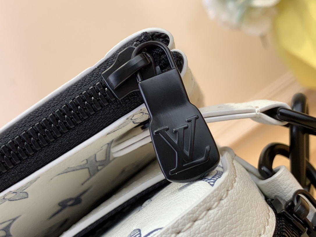 High Quality Luxury Louis Vuitton Trio Messenger M24754 product detail