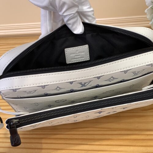 High Quality Luxury Louis Vuitton Trio Messenger M24754 product detail