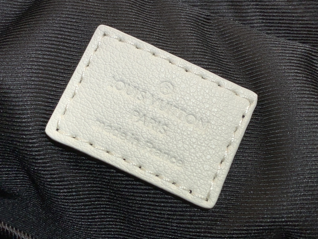 High Quality Luxury Louis Vuitton Trio Messenger M24754 product detail