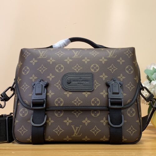 High Quality Luxury Louis Vuitton Trail Messenger M46972