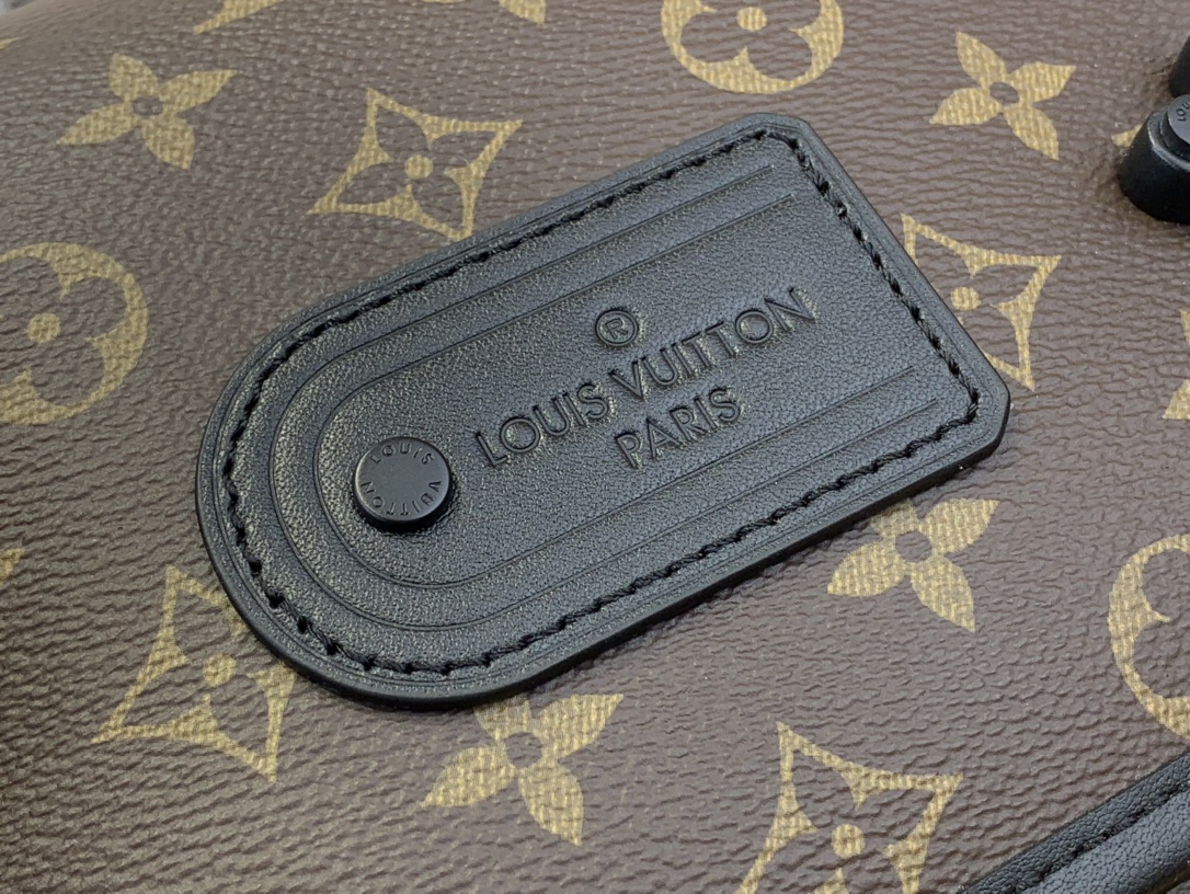 High Quality Luxury Louis Vuitton Trail Messenger M46972 product detail