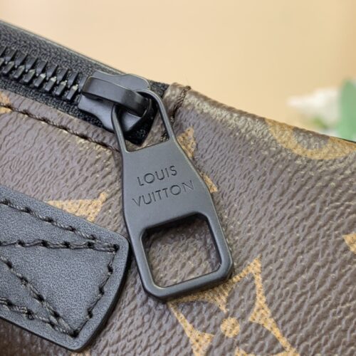 High Quality Luxury Louis Vuitton Quest Messenger M46973 product detail