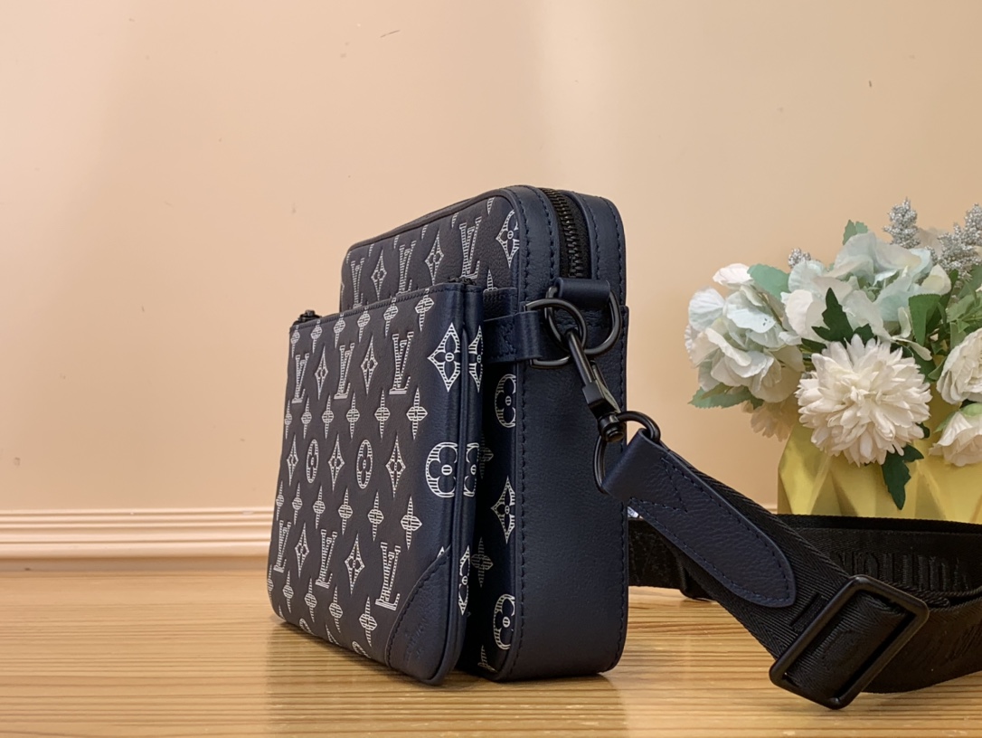 High Quality Luxury Louis Vuitton Trio Messenger M24753 product detail