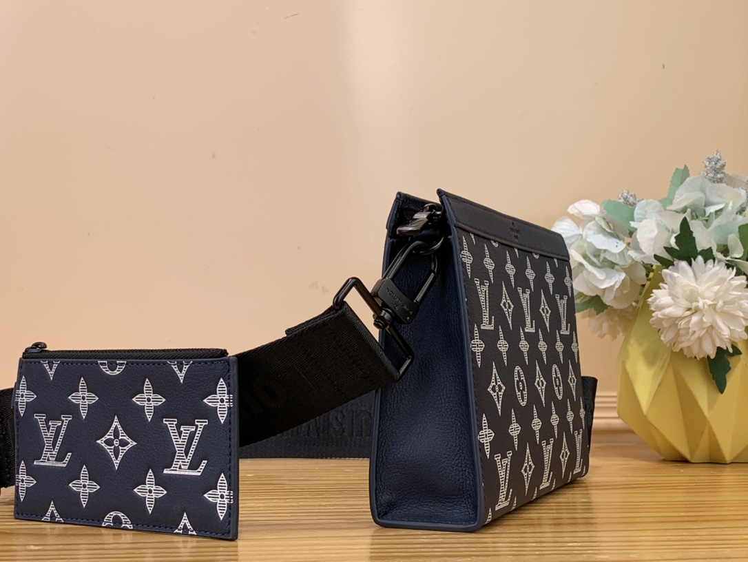 High Quality Luxury Louis Vuitton Gaston Wearable Wallet M83384 product detail