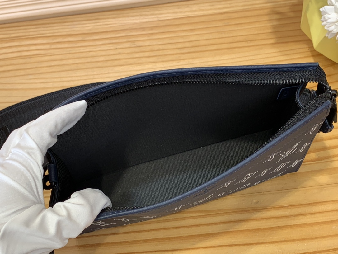 High Quality Luxury Louis Vuitton Gaston Wearable Wallet M83384 product detail