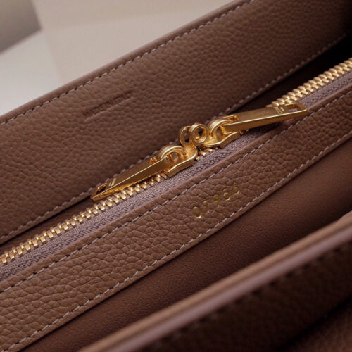 High Quality Luxury Celine Medium 16 Bag In Satinated Calfskin product detail