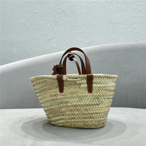 High Quality Luxury Celine Panier Triomphe Bag Medium alternate view