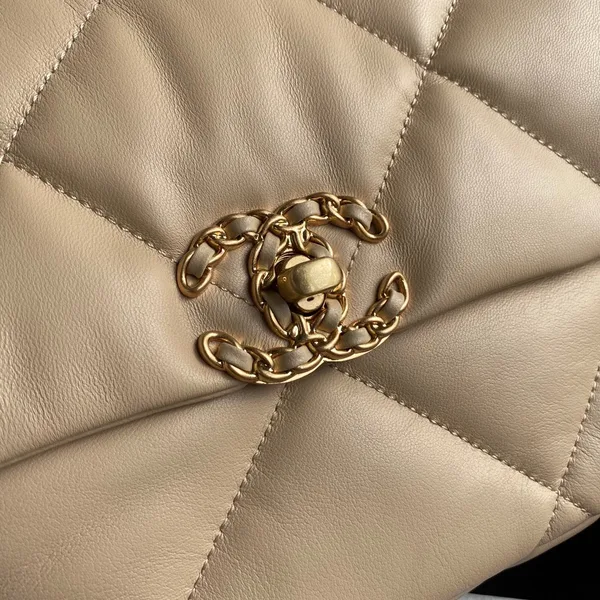 Chanel Large 30 Flap Bag In Beige Cream Lambskin product view 3