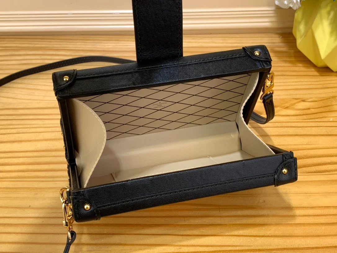 Louis Vuitton Petite Musical Pattern Handbags 20×12.5x5cm product view 7