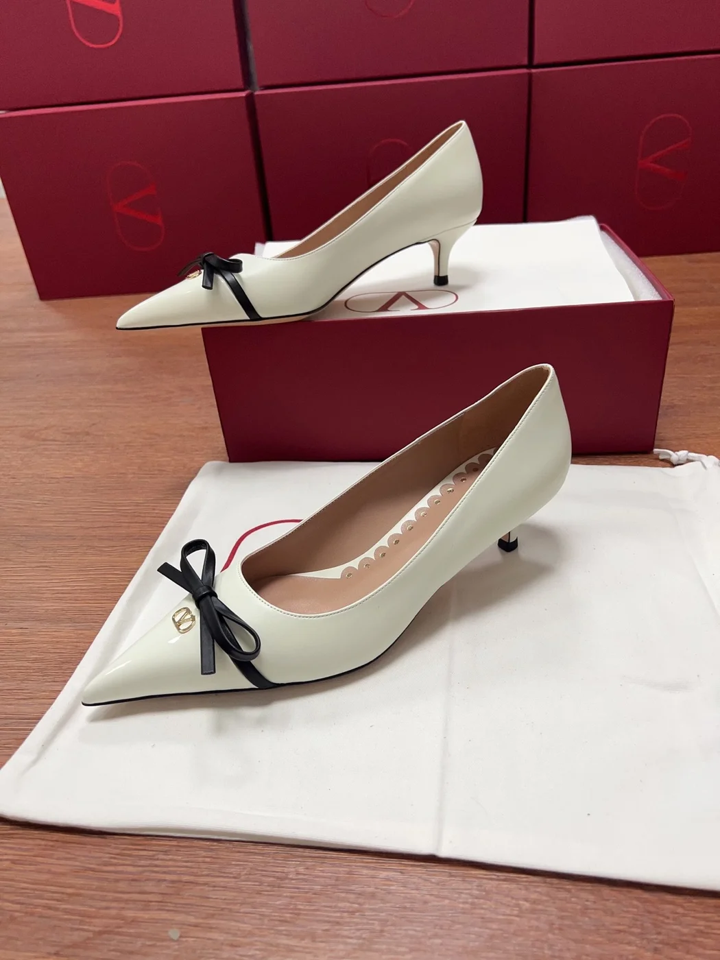 Valentino Women Ivory Leather Bow Accent Pumps product view 5