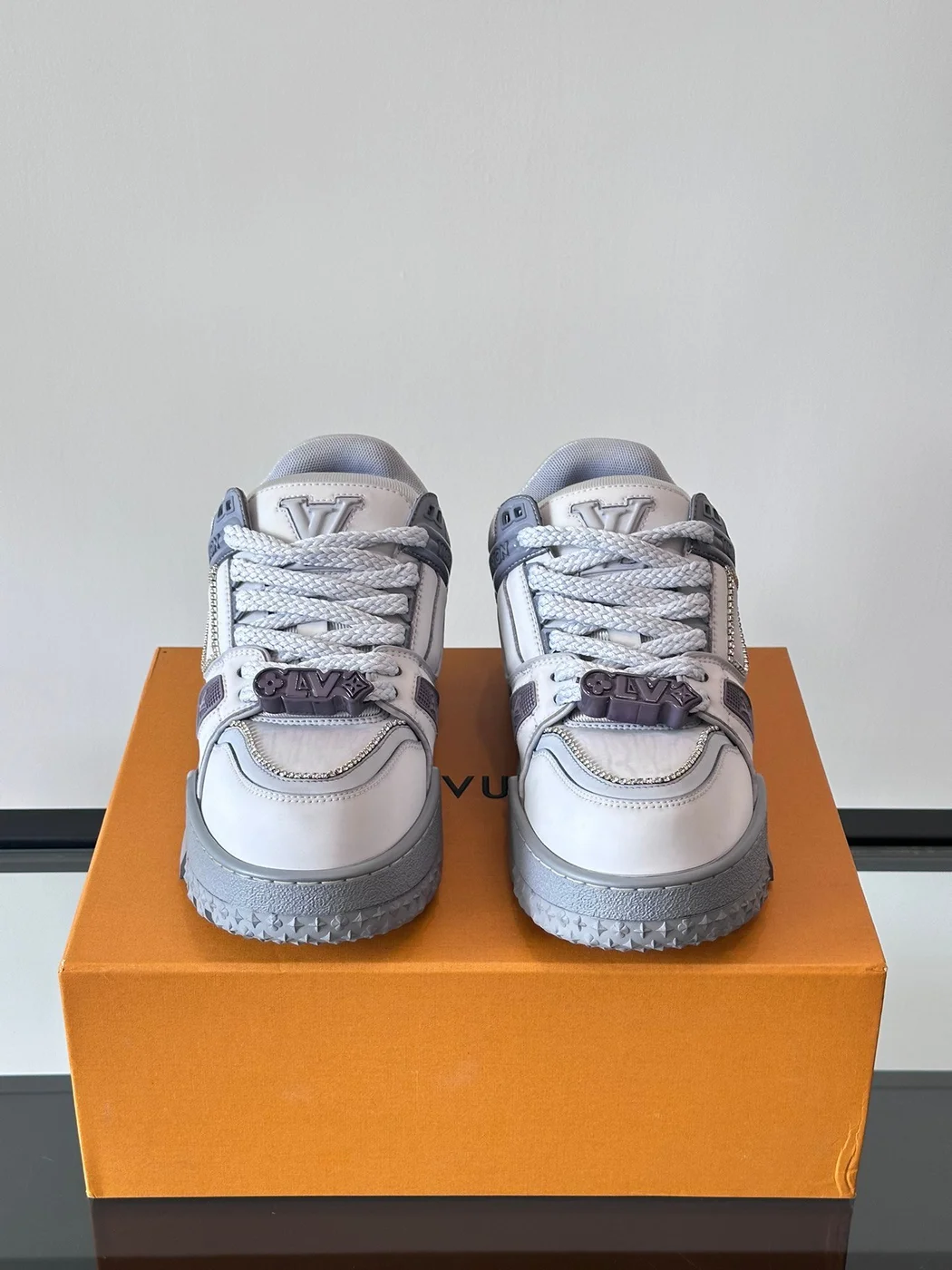 Louis Vuitton Men White Leather Gray Accents Sneakers product view 2