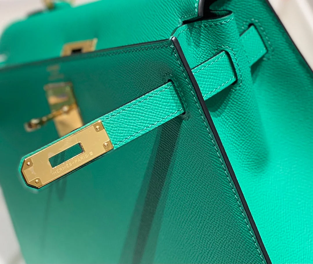 Hermès Kelly 28 cm In Vert Vertigo Epsom Calfskin Gold Hardware Bag product view 5