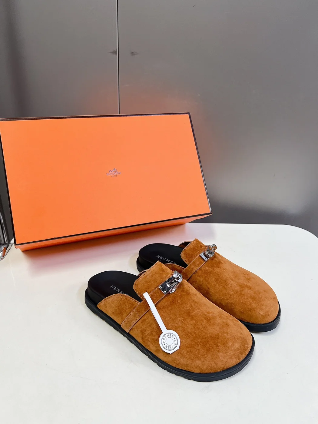 Hermès Women Designer Shoes 015 product view 5