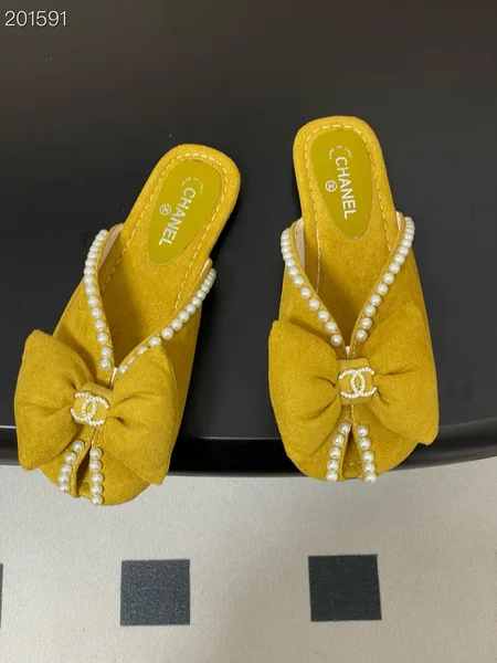 Chanel Pearl Bow Mules product view 3