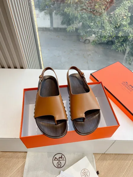 Hermès Women Brown Leather Slingback Sandals product view 1