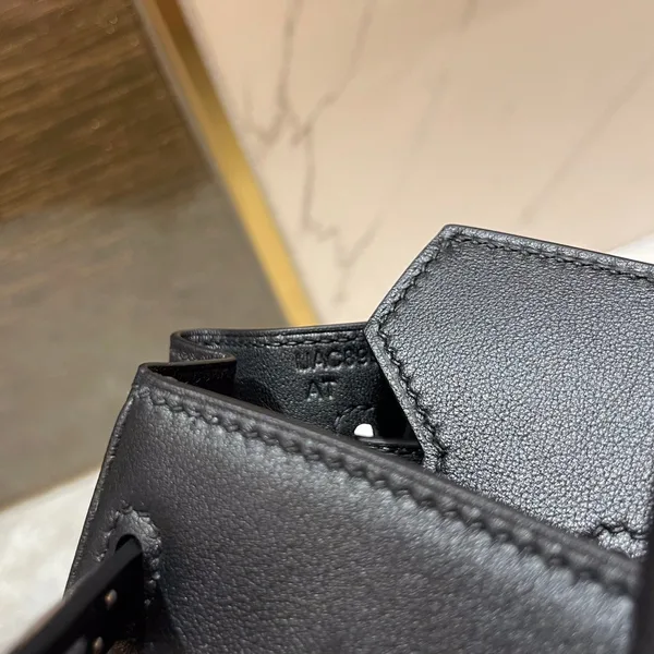 Hermès Birkin 30 cm Black Swift Leather Gold Hardware Bag product view 7