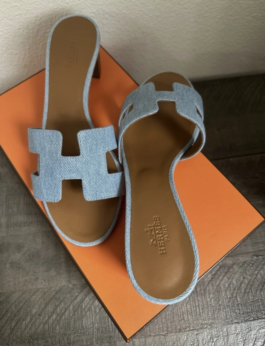 Hermès sandals product view 3