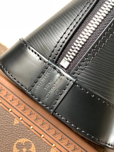 Louis Vuitton Alma BB Bag 23 In Black Grain Cowhide product view 7