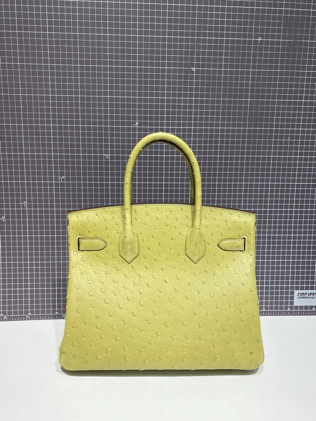 Hermès Birkin 30 cm Lime Ostrich Leather Gold Hardware Bag product view 4