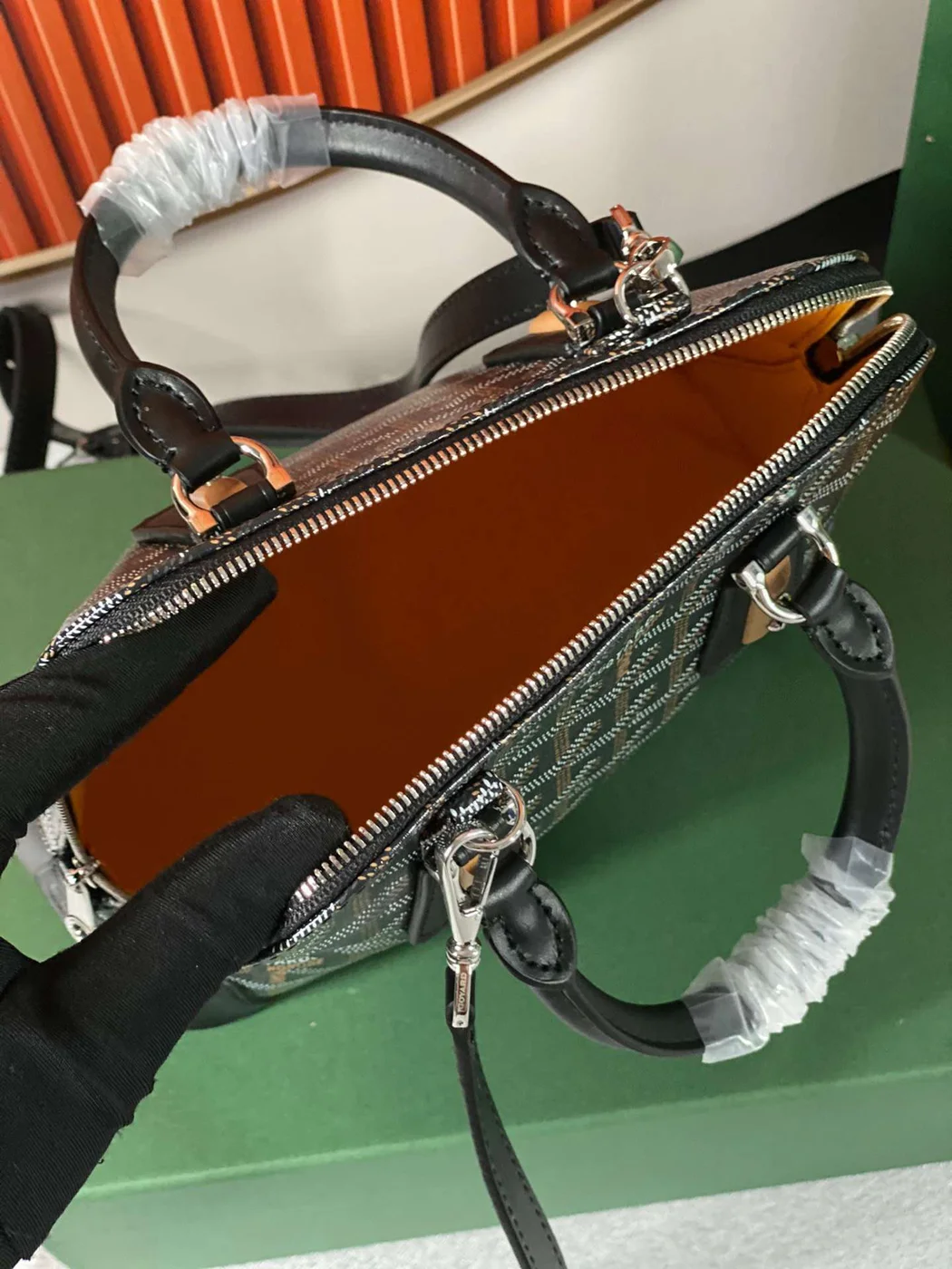 Goyard Alma Vedome Black Handbag With Fabric Wrapped Leather Strap 24 cm product view 2