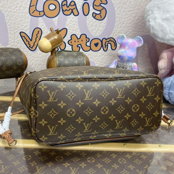 Louis Vuitton M12061 Louis Vuitton Reversible Neverfull Inside Out MM Handbag Brown product view 5