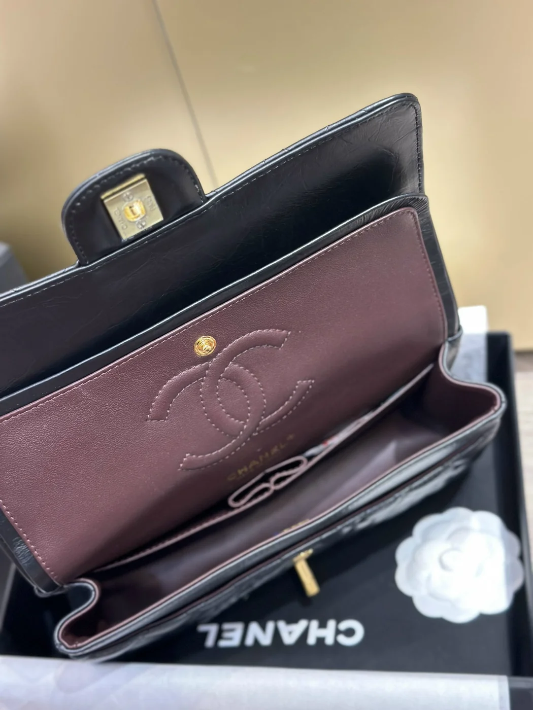 Chanel Classic Lock Gold With Black Wrinkled Skin Handbags 25 cm product view 5