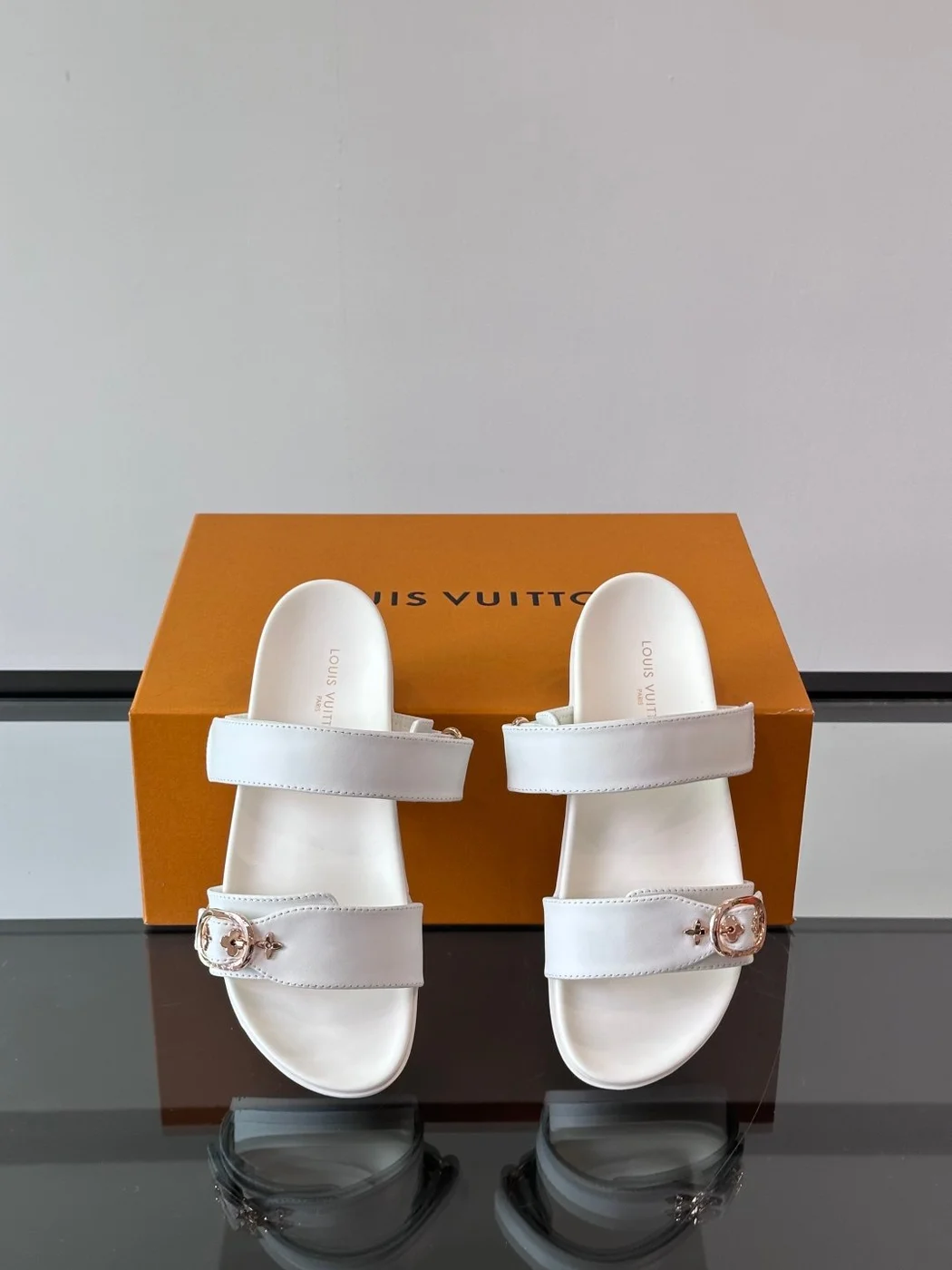 Louis Vuitton Men White Leather Sandals product view 6