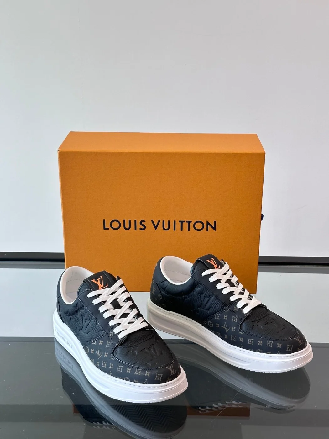 Louis Vuitton Men Black Leather Sneakers product view 5