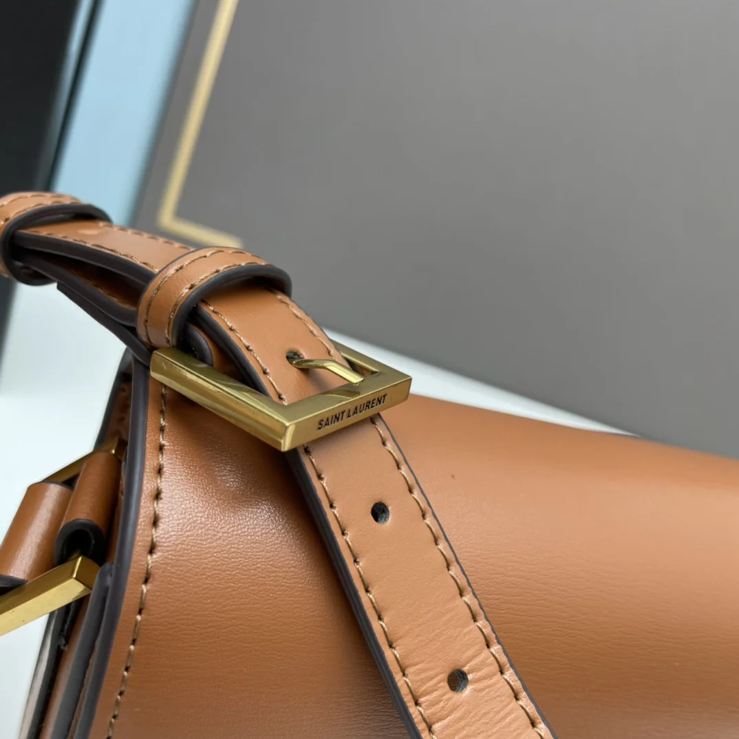 Saint Laurent Le 61 Saddle Shoulder Bag in Calfskin product view 9