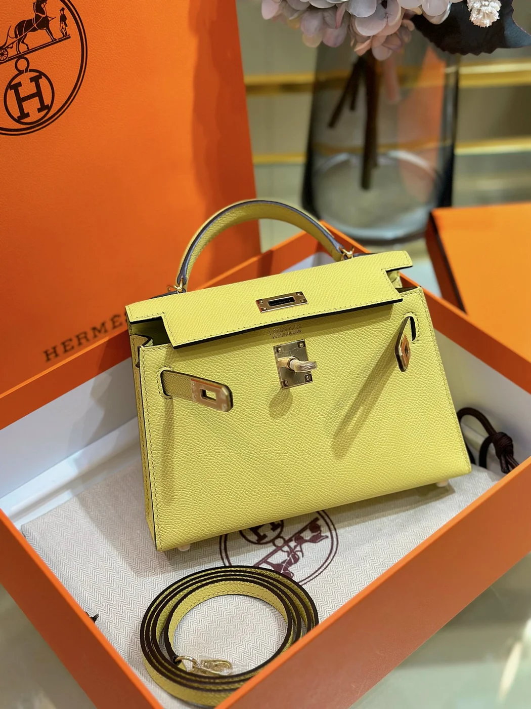Hermès Mini Kelly 20 Yellow Gold Hardware Bag product view 7