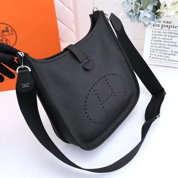 Hermès Evelyne III 29 Black Bag product view 1