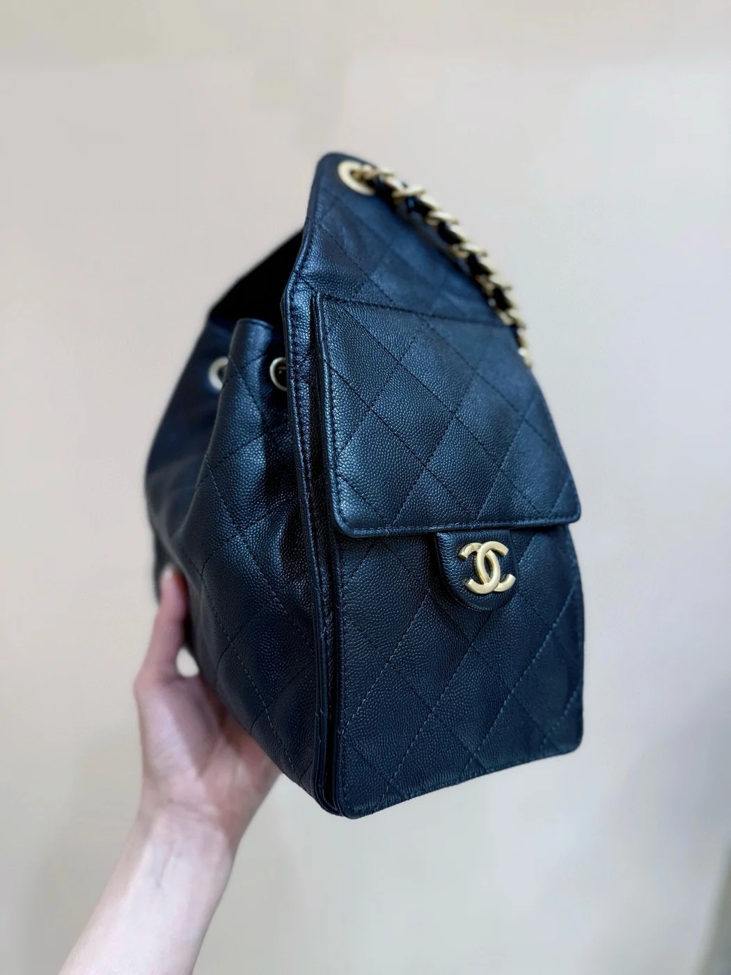 Chanel 25 Handbag In Black 30 Grained Calfskin Gold Hardware product view 6