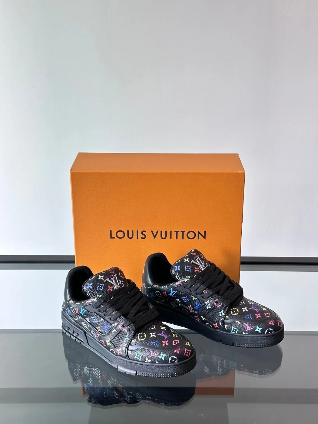 Louis Vuitton Men Black Multicolor Leather Sneakers product view 4