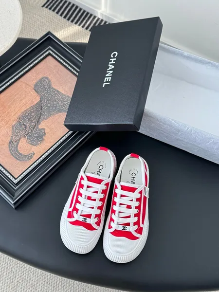 Chanel Women Red Canvas And Rubber Sneakers product view 1