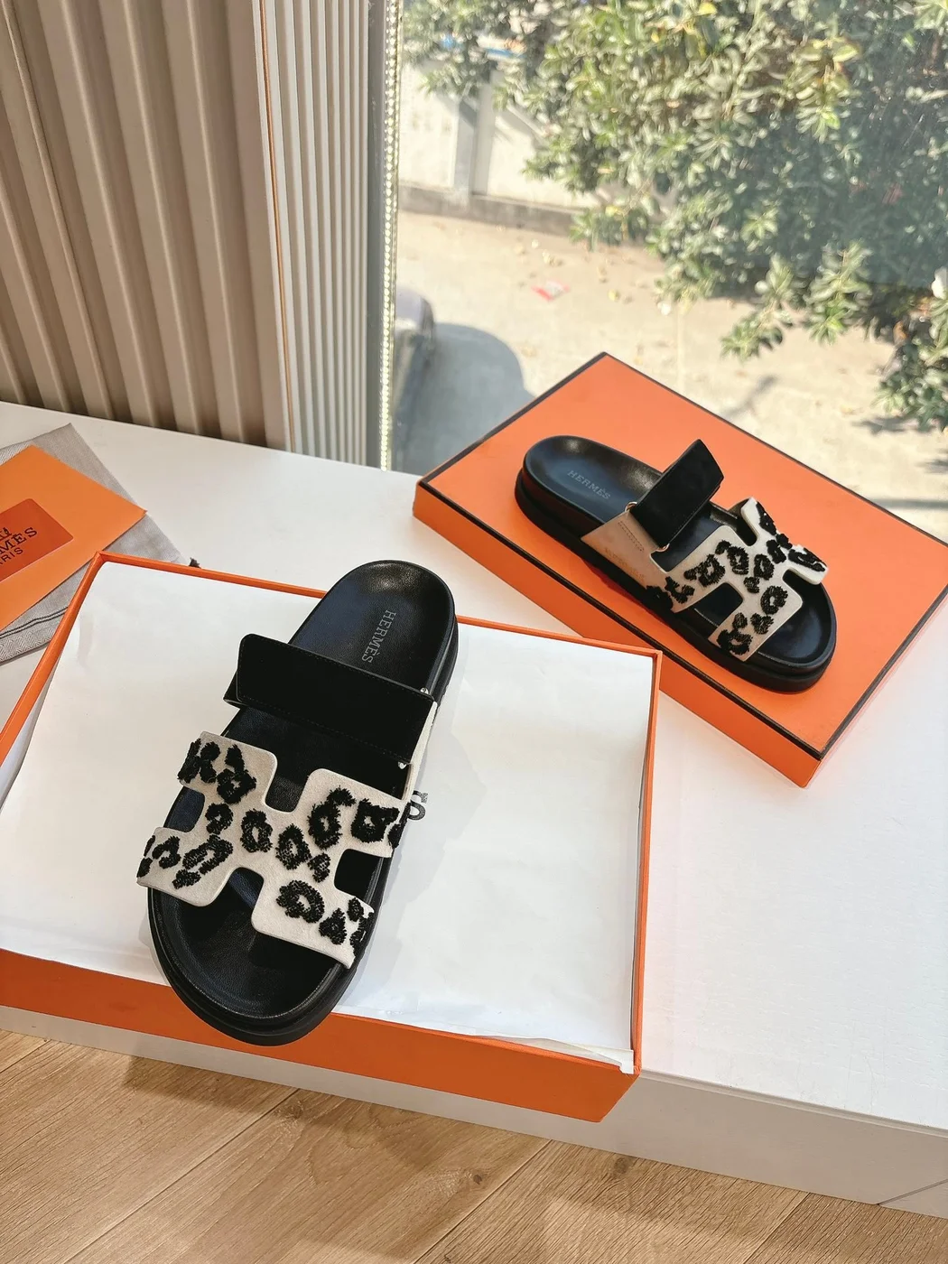 Hermès Women Black Suede And Leopard Print Sandals product view 4