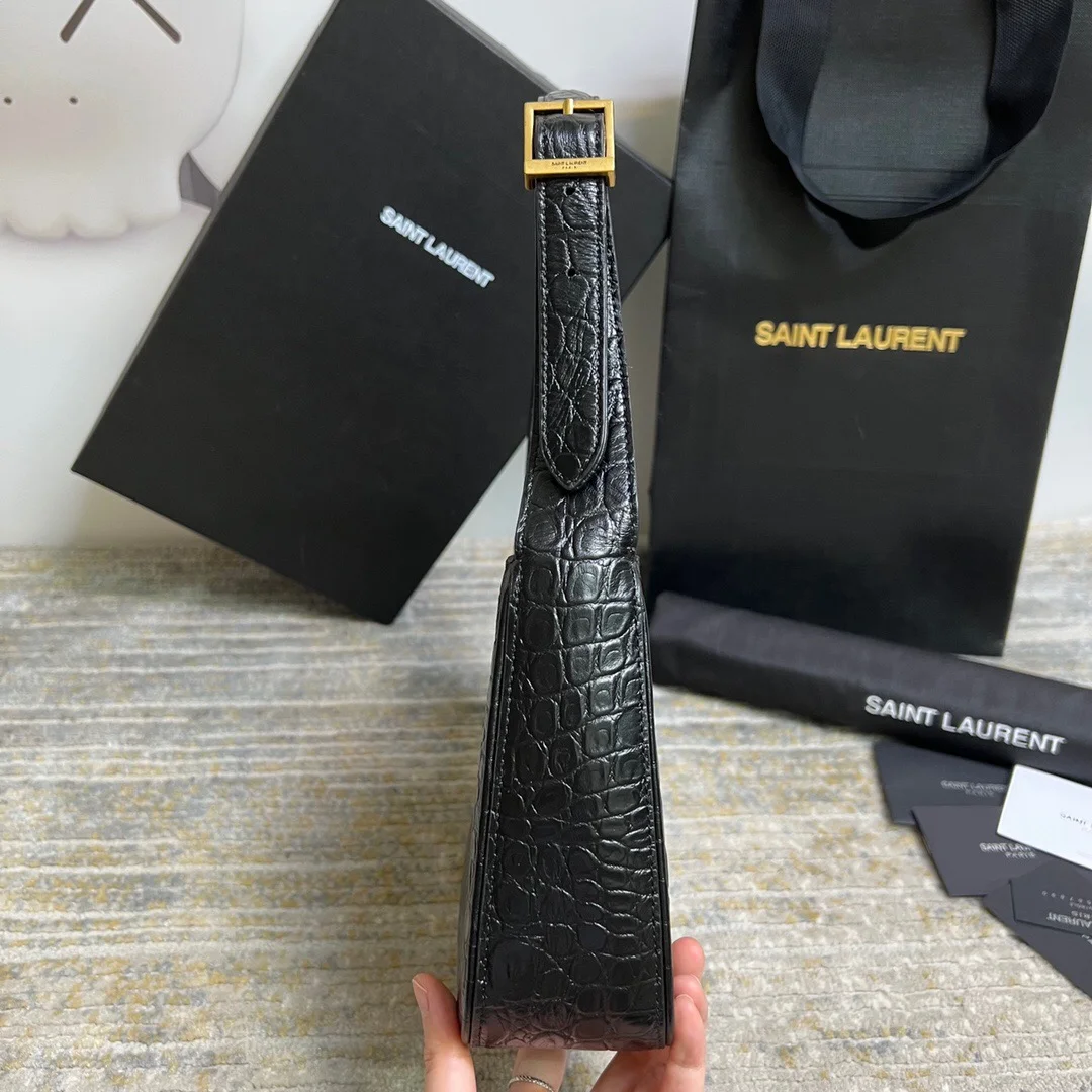 Saint Laurent Le 5 À 7 Green Crocodile-effect Leather Shoulder Bag In Black product view 3