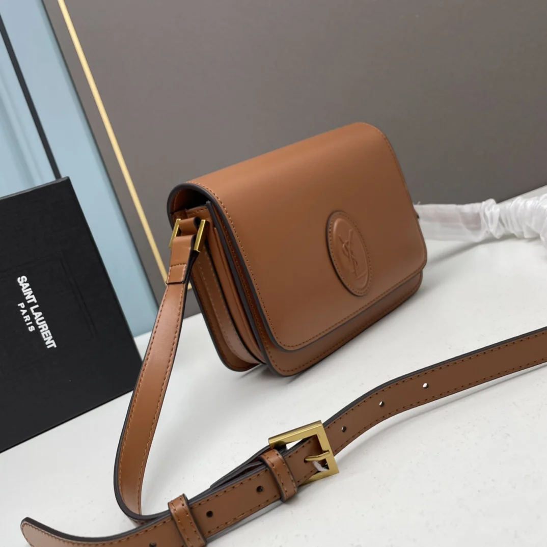 Saint Laurent Le 61 Saddle Shoulder Bag in Calfskin product view 3